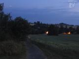 04 : 00