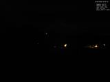 22 : 00
