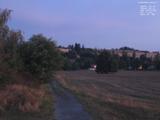 05 : 44