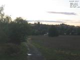 19 : 04