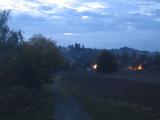 19 : 04