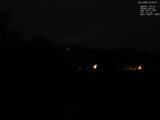 22 : 00
