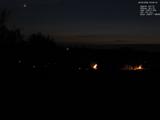 22 : 00