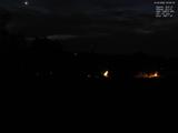 22 : 00