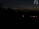 23 : 04