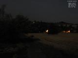 22 : 00