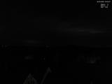 03 : 00