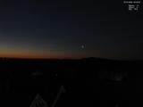03 : 08