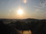 06 : 00