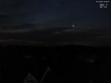 03 : 32