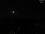 03 : 00