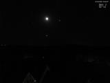 03 : 32