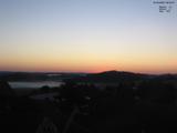 06 : 00