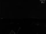 22 : 00