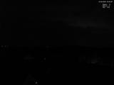 22 : 00