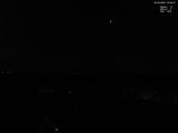 03 : 32