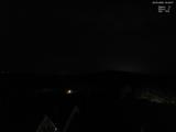 03 : 00