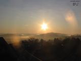06 : 00