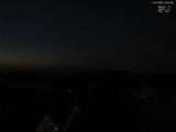 03 : 00