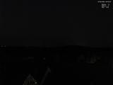 22 : 00