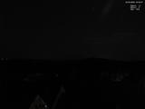 03 : 32