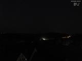22 : 00