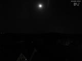 03 : 00