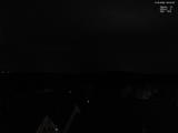03 : 32