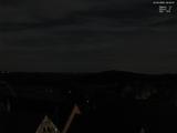 22 : 00