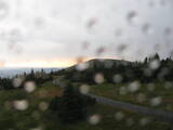 19 : 44